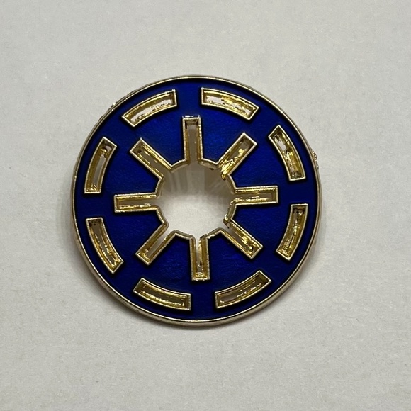 Star Wars Galactic Empire Republic Imperial Crest Blue Trading Pin - Picture 1 of 3